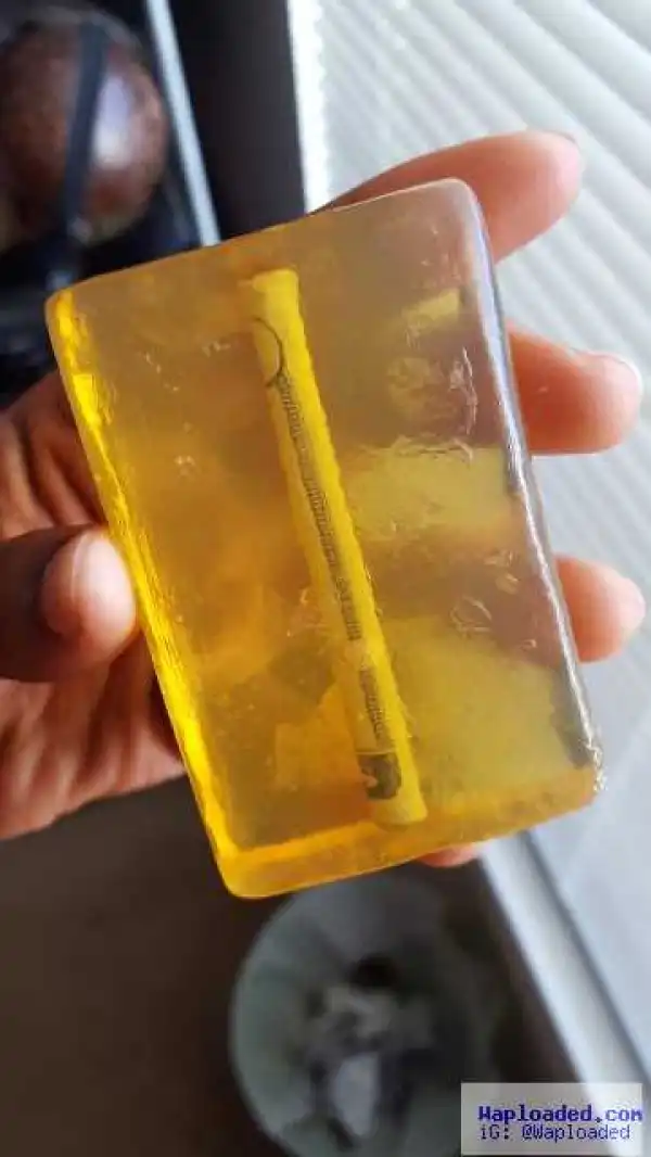 Touching !! See Why Lady bursts in tears and prayer after finding $20 in bar of bathing soap she just bought [Photos]